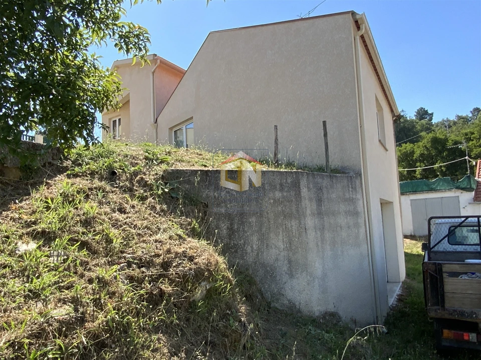 Moradia T2 para Venda em Sabugal e Aldeia de Santo António Foto 6