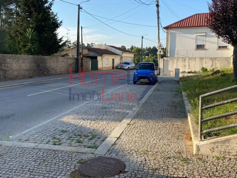 Loja para Venda em Milheiros Foto 4