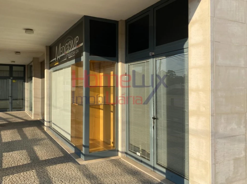 Loja para Venda em Milheiros Foto 5