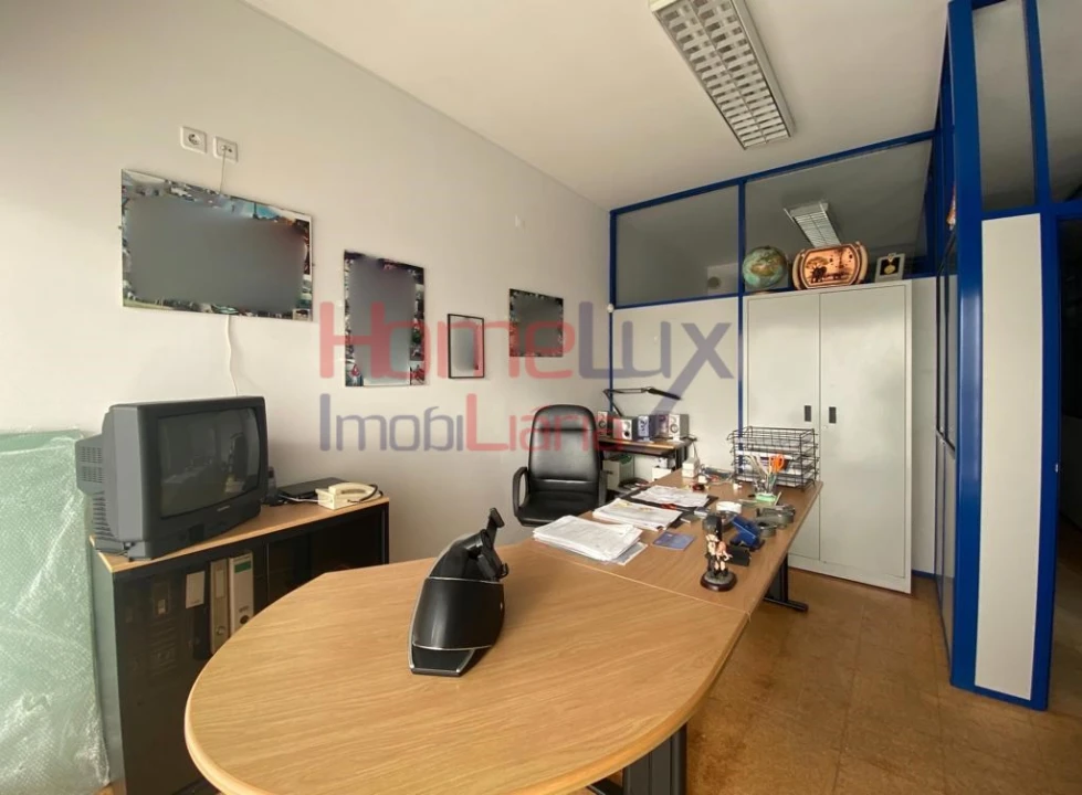 Loja para Venda em Milheiros Foto 9