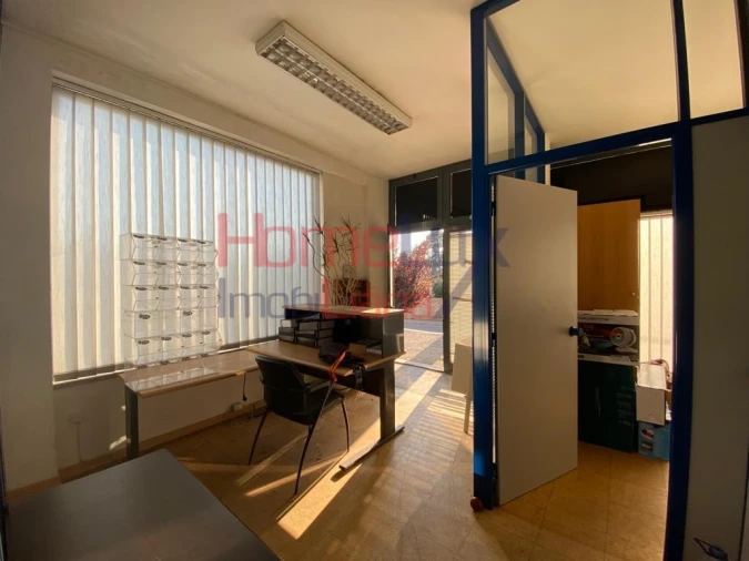 Loja para Venda em Milheiros Foto 7