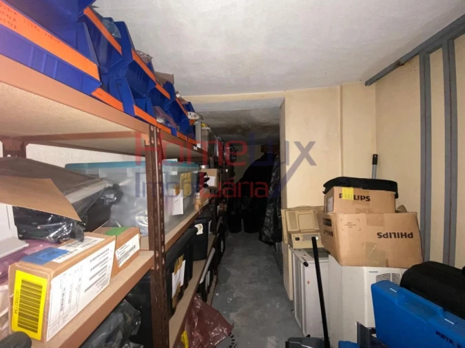 Loja para Venda em Milheiros Foto 17