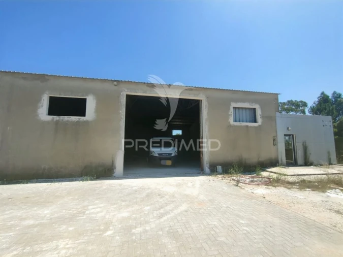 Armazém para Arrendamento em Minde Foto 6