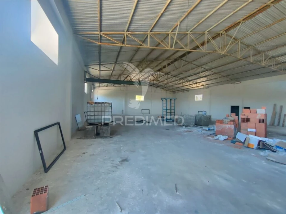 Armazém para Arrendamento em Minde Foto 13