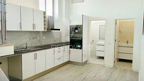 Loja para Venda em Alto do Seixalinho, Santo André e Verderena