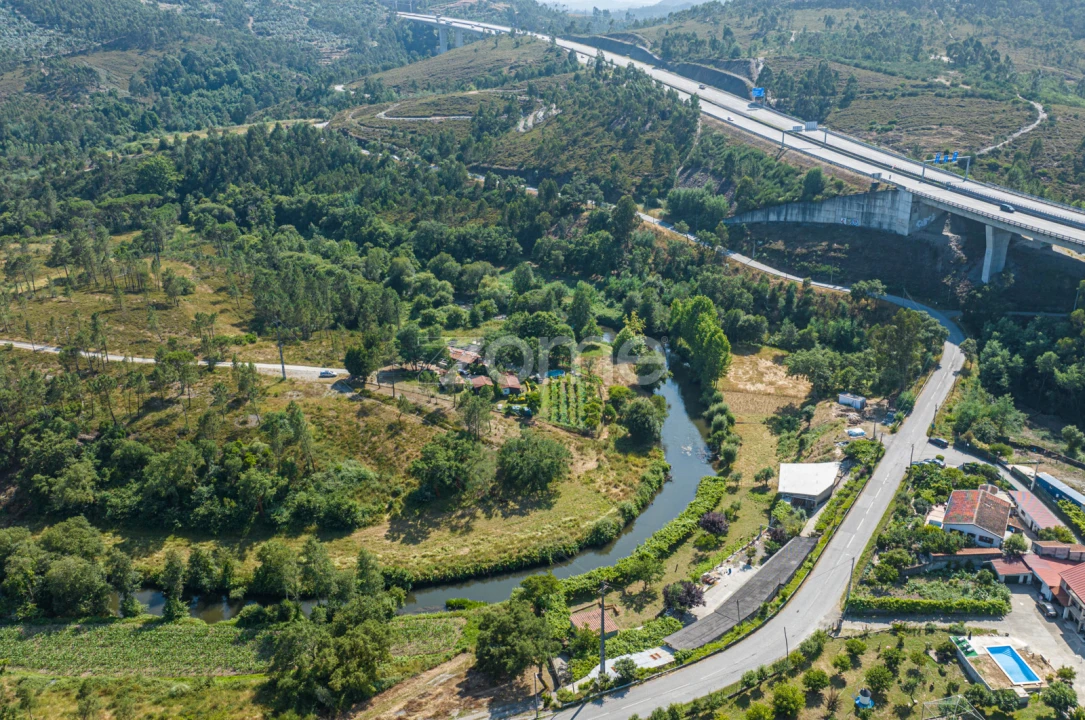 Terreno para Venda em Aguiar de Sousa Foto 3