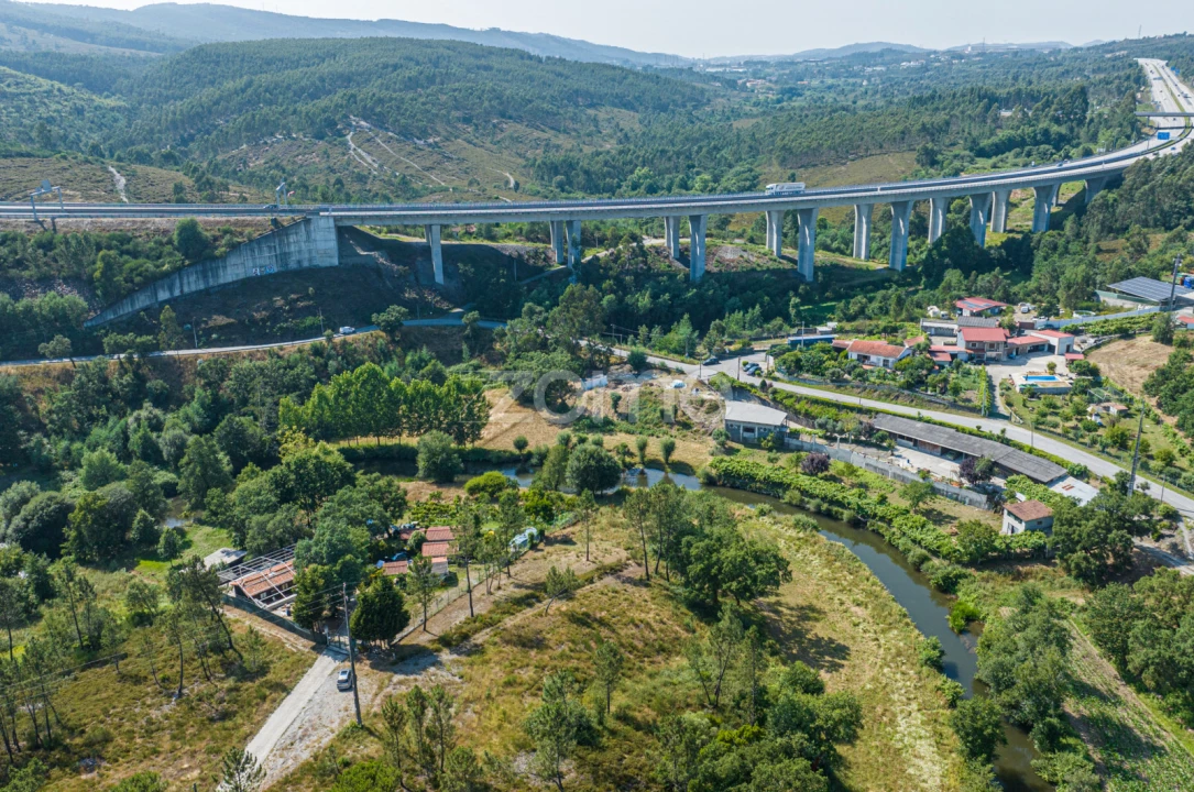 Terreno para Venda em Aguiar de Sousa Foto 1