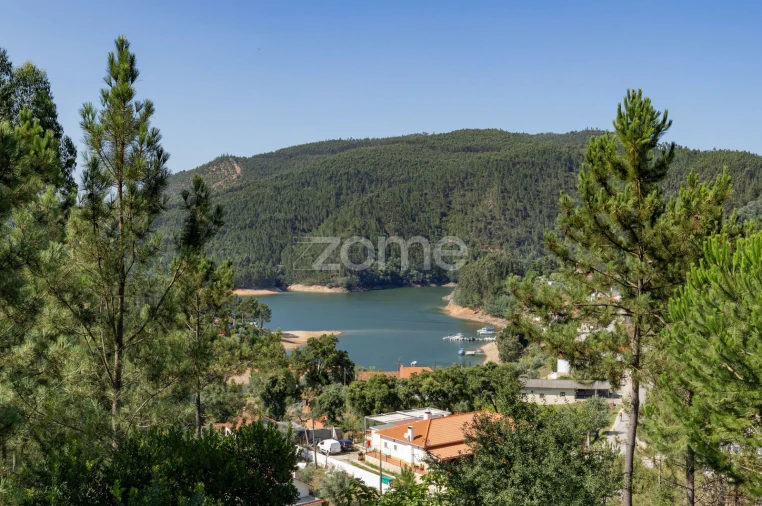 Quinta T4 para Venda em Nossa Senhora do Pranto Foto 49