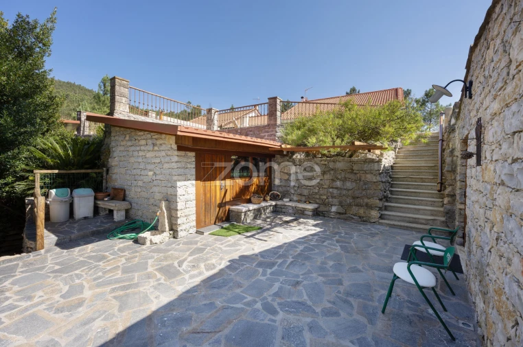 Quinta T4 para Venda em Nossa Senhora do Pranto Foto 36