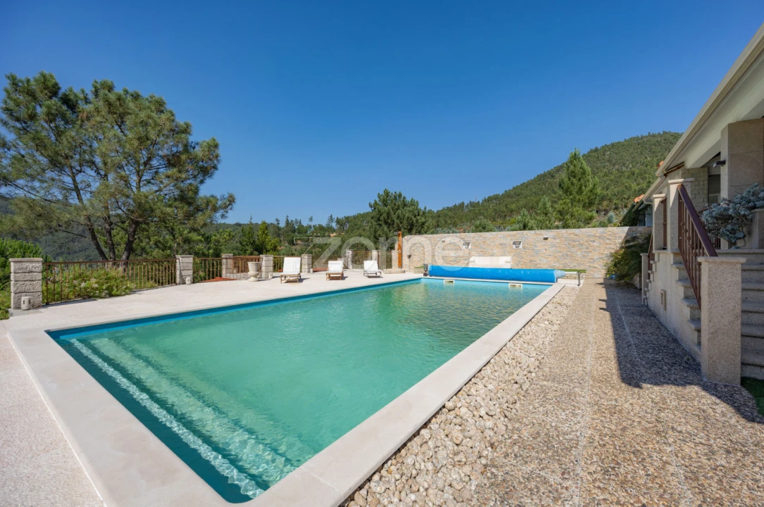 Quinta T4 para Venda em Nossa Senhora do Pranto Foto 46