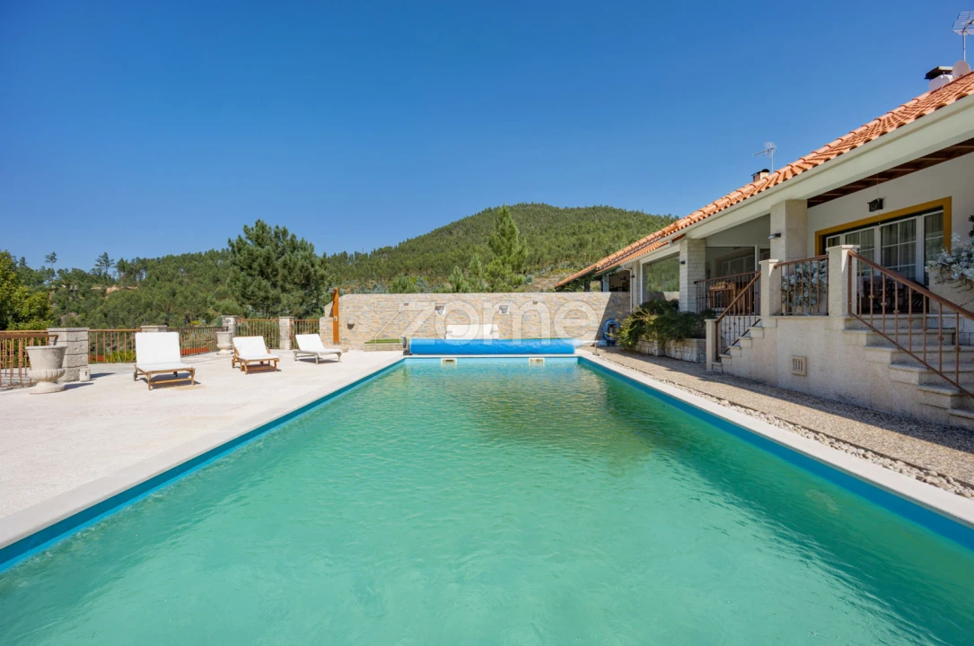 Quinta T4 para Venda em Nossa Senhora do Pranto Foto 45