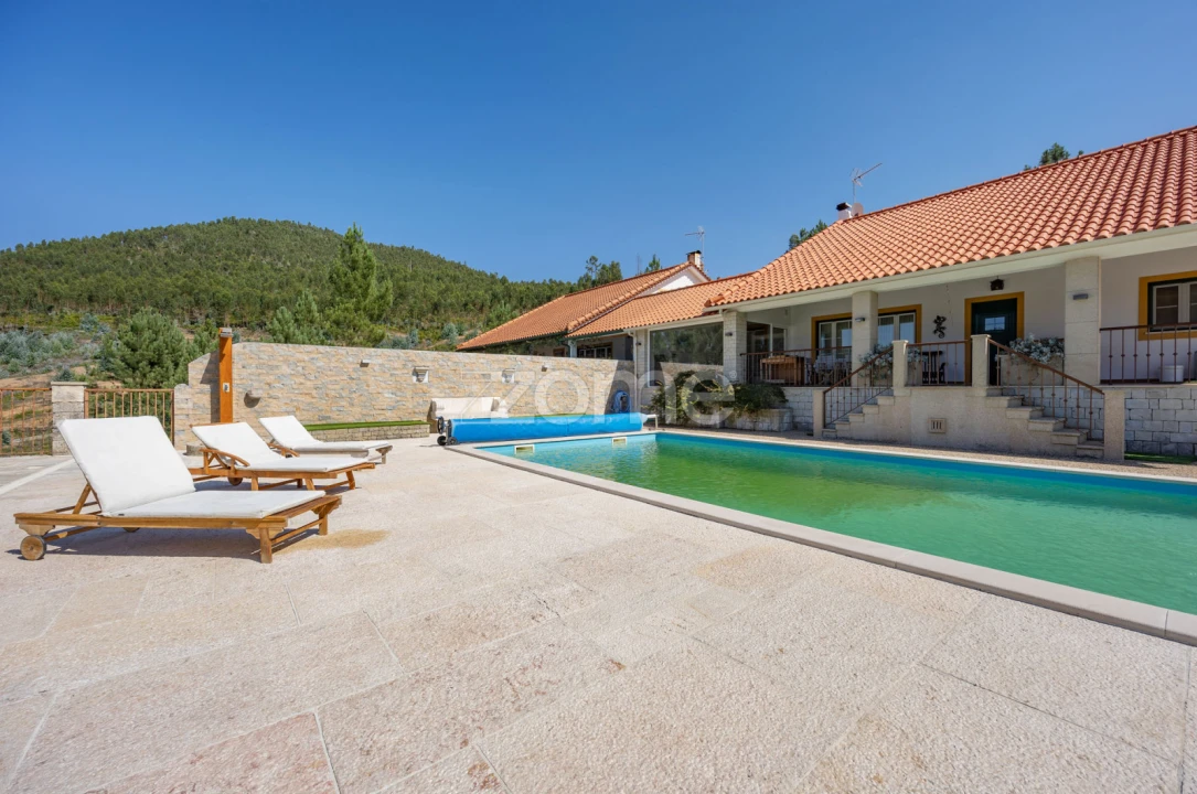 Quinta T4 para Venda em Nossa Senhora do Pranto Foto 43