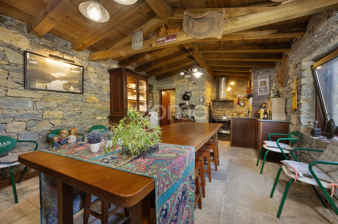 Quinta T4 para Venda em Nossa Senhora do Pranto Foto 32