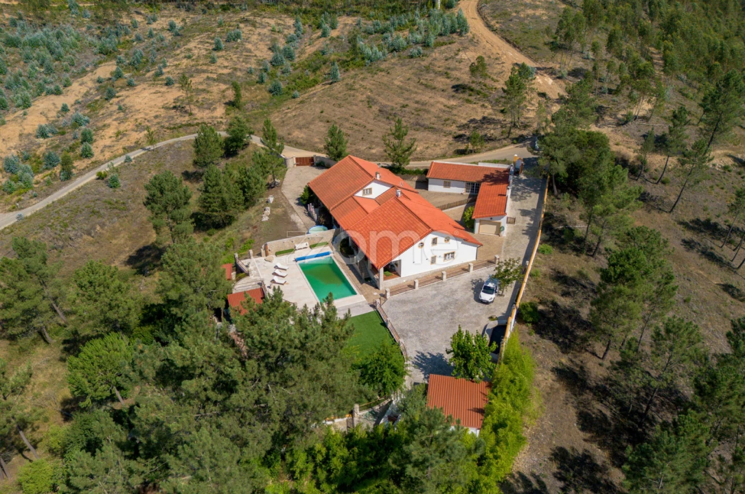 Quinta T4 para Venda em Nossa Senhora do Pranto Foto 54