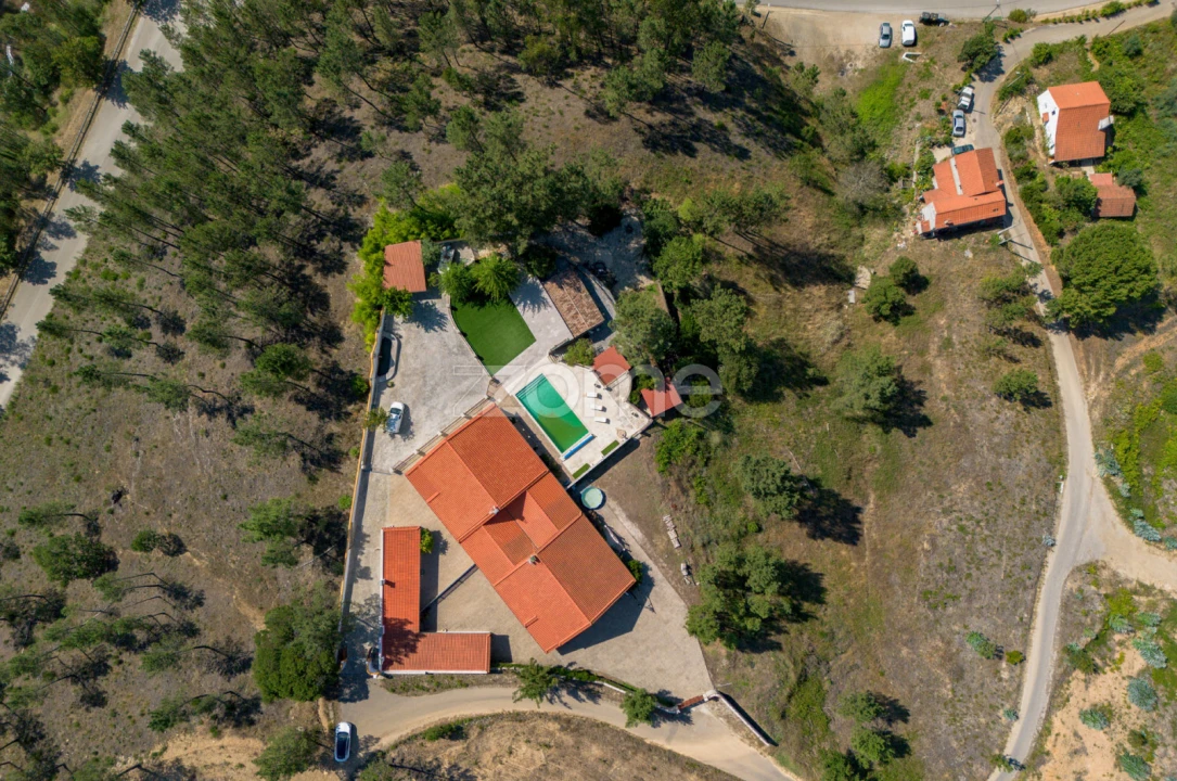 Quinta T4 para Venda em Nossa Senhora do Pranto Foto 51