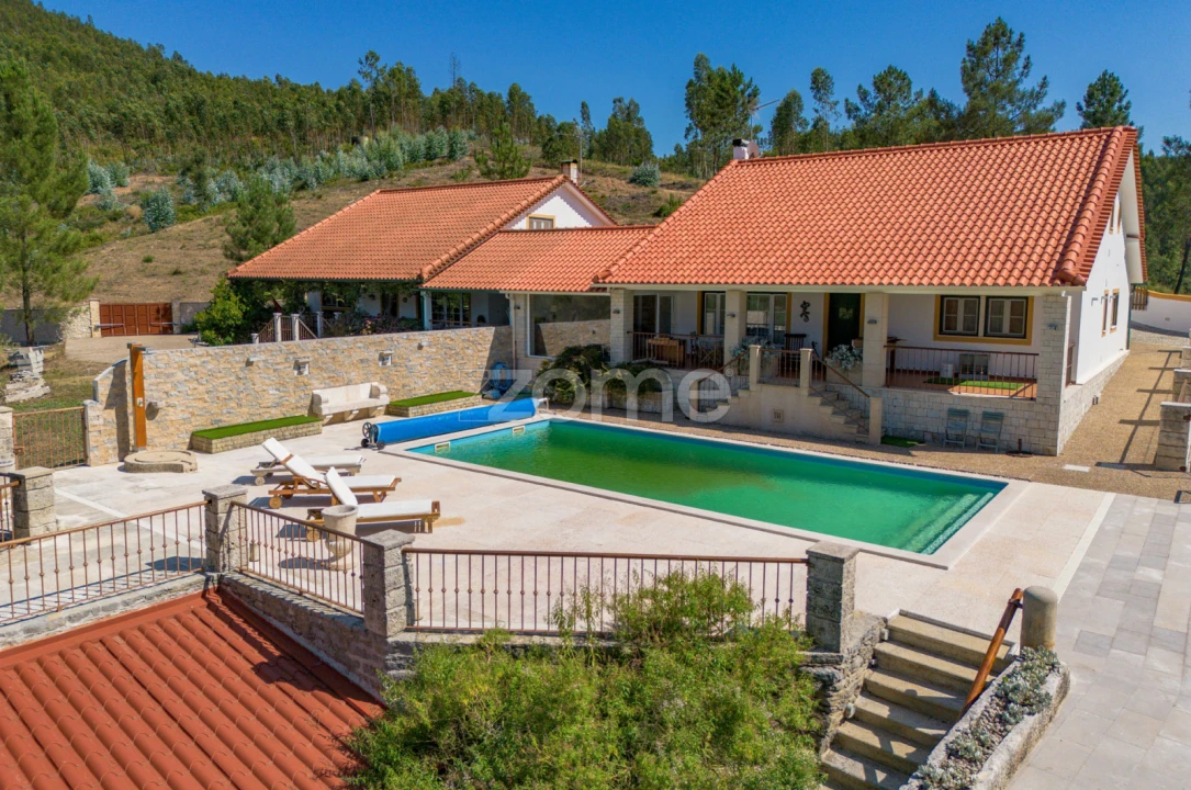 Quinta T4 para Venda em Nossa Senhora do Pranto Foto 47