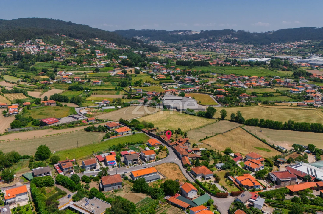 Moradia T7 para Venda em Vale (São Cosme), Telhado e Portela Foto 3