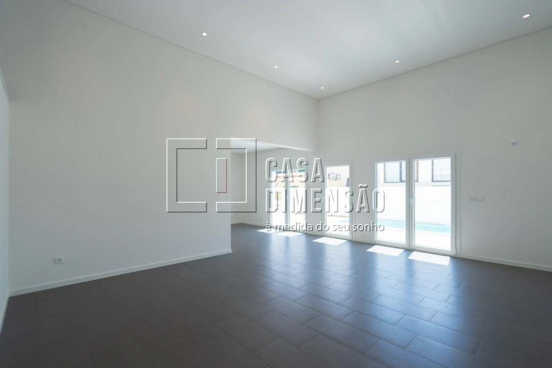 Moradia T3 para Venda em Laranjeiro e Feijó Foto 9