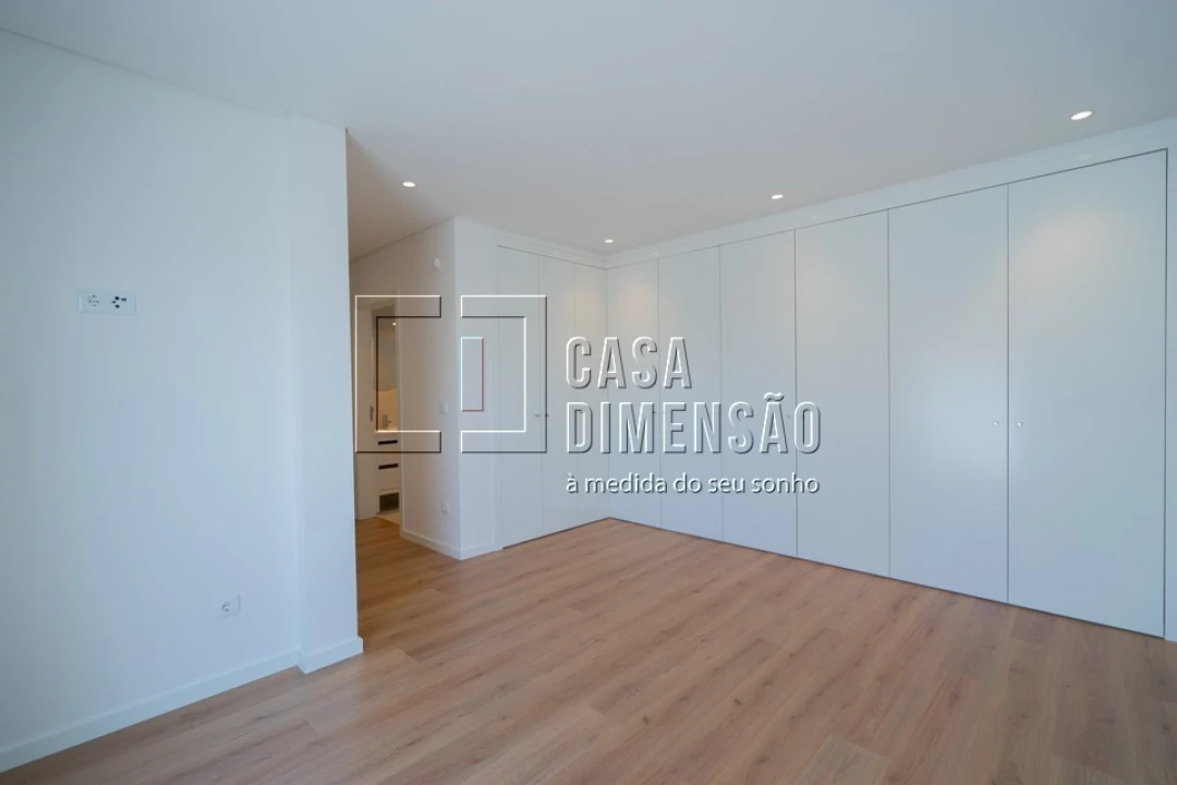 Moradia T3 para Venda em Laranjeiro e Feijó Foto 34