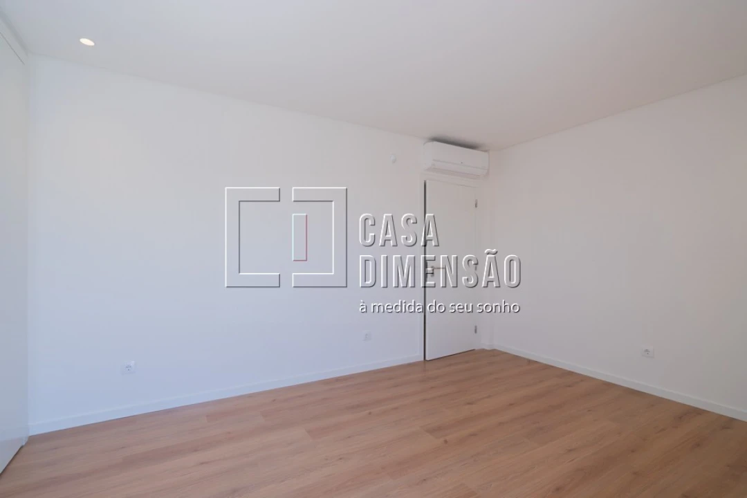 Moradia T3 para Venda em Laranjeiro e Feijó Foto 42