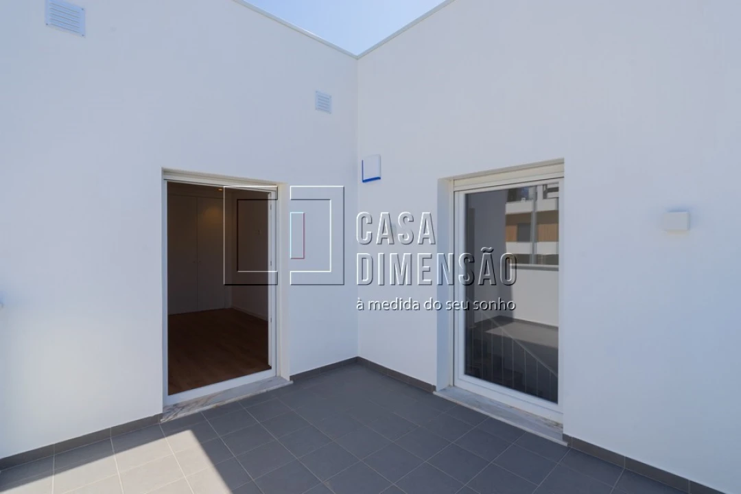 Moradia T3 para Venda em Laranjeiro e Feijó Foto 48