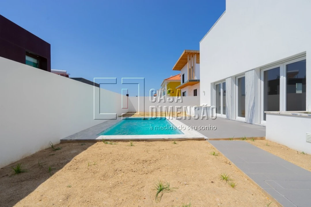 Moradia T3 para Venda em Laranjeiro e Feijó Foto 74