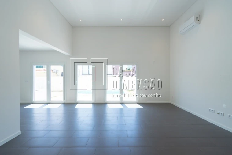 Moradia T3 para Venda em Laranjeiro e Feijó Foto 7