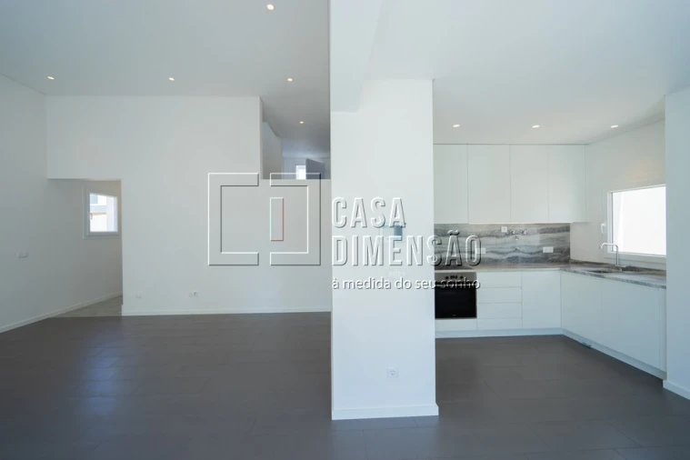 Moradia T3 para Venda em Laranjeiro e Feijó Foto 15