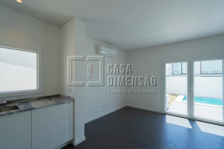 Moradia T3 para Venda em Laranjeiro e Feijó Foto 21