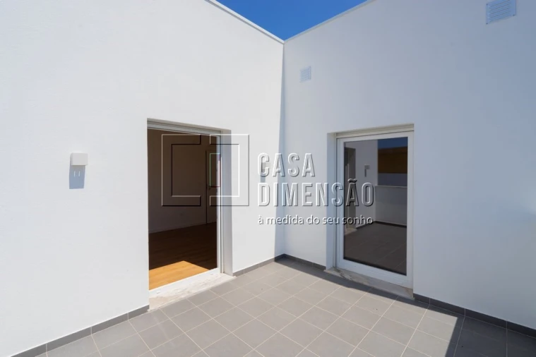 Moradia T3 para Venda em Laranjeiro e Feijó Foto 43