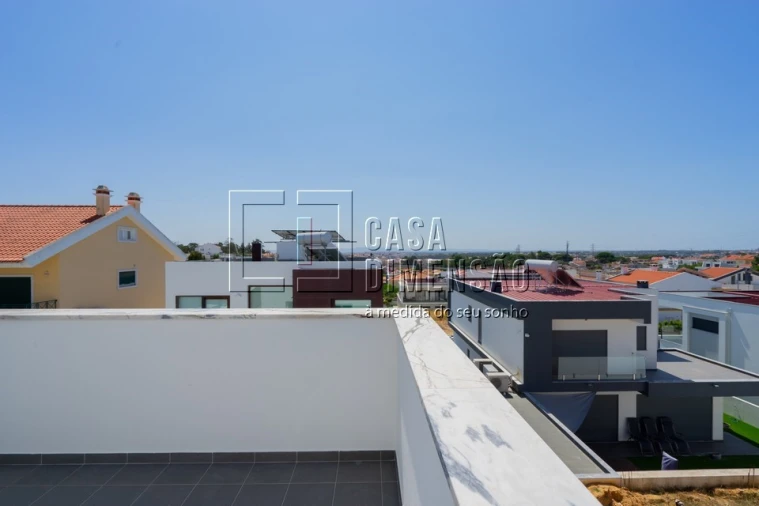 Moradia T3 para Venda em Laranjeiro e Feijó Foto 44