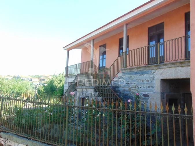 Moradia T9 para Venda em Poiares e Canelas Foto 4