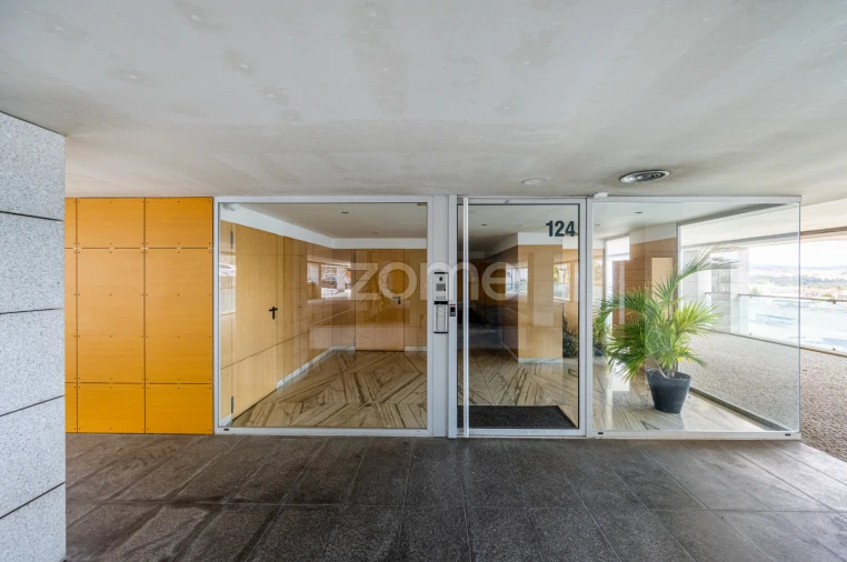 Apartamento T2 para Venda em Campanhã Foto 23