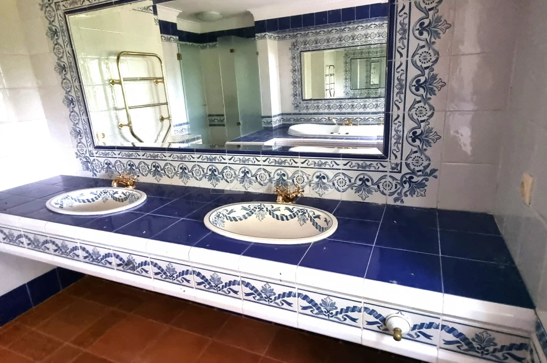 Moradia T8 para Venda em Queluz e Belas Foto 13