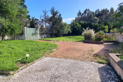 Moradia T8 para Venda em Queluz e Belas