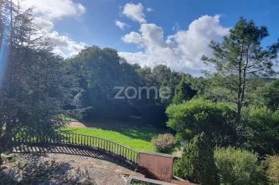 Moradia T8 para Venda em Queluz e Belas
