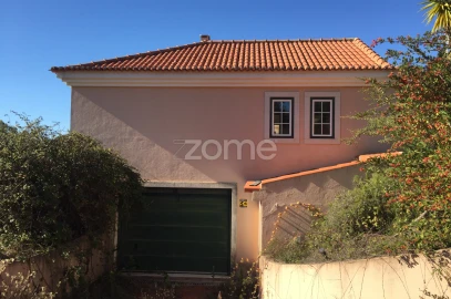 Moradia T8 para Venda em Queluz e Belas