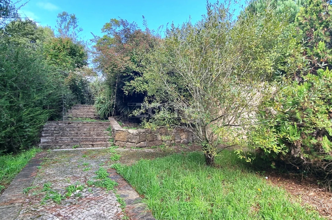 Moradia T8 para Venda em Queluz e Belas Foto 49