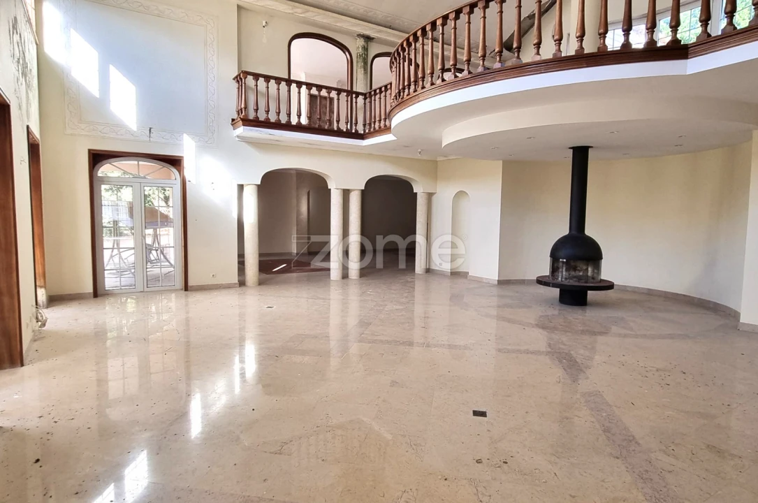 Moradia T8 para Venda em Queluz e Belas Foto 21