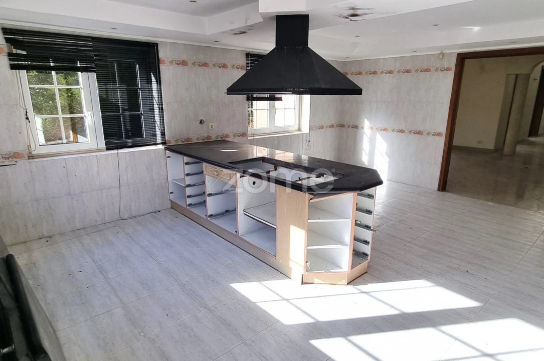 Moradia T8 para Venda em Queluz e Belas Foto 35