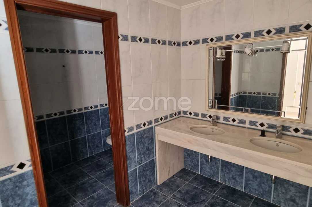 Moradia T8 para Venda em Queluz e Belas Foto 33