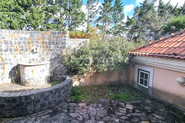 Moradia T8 para Venda em Queluz e Belas Foto 3