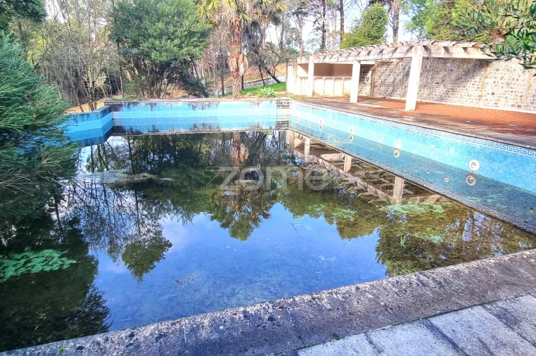 Moradia T8 para Venda em Queluz e Belas Foto 47