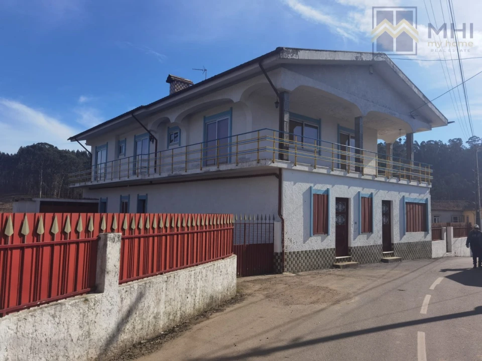 Moradia T9 para Venda em Argoncilhe Foto 1