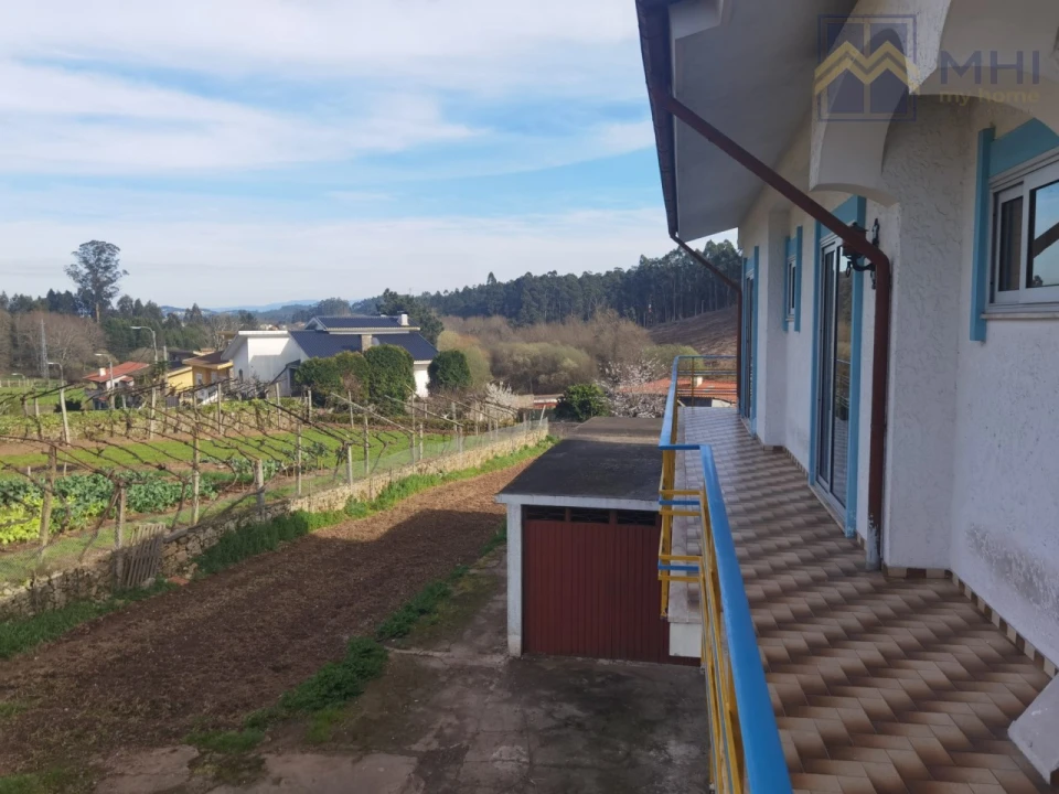 Moradia T9 para Venda em Argoncilhe Foto 4