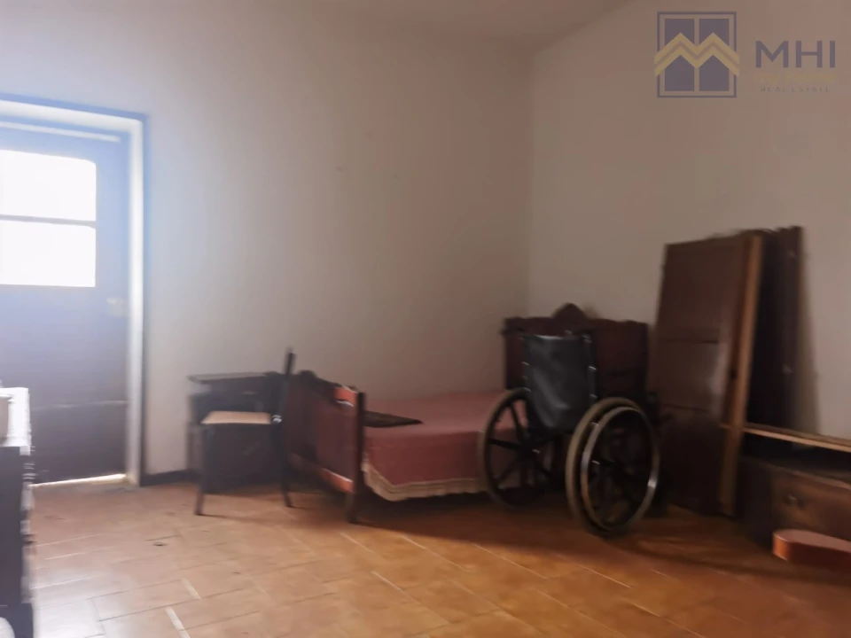 Moradia T9 para Venda em Argoncilhe Foto 32