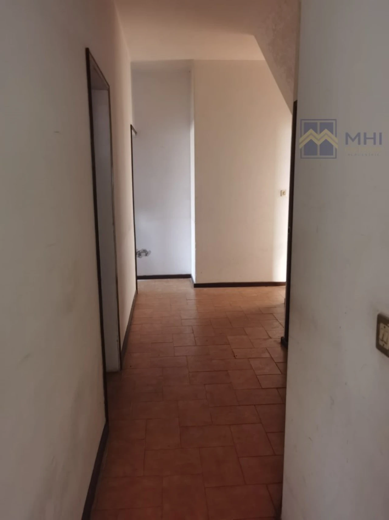 Moradia T9 para Venda em Argoncilhe Foto 35