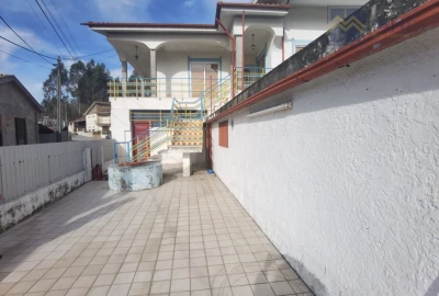 Moradia T9 para Venda em Argoncilhe