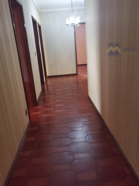 Moradia T9 para Venda em Argoncilhe