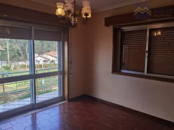 Moradia T9 para Venda em Argoncilhe